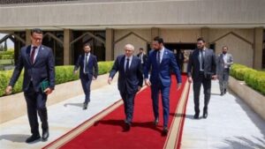 وصول وفد لبناني برئاسة نواف سلام إلى دمشق