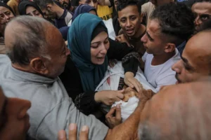 غارة إسرائيلية تبيد عائلة فلسطينية