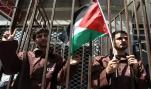 استخدام التماسيح في حراسة سجون الأسرى