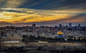 مستوطنون يقتحمون المسجد الأقصى